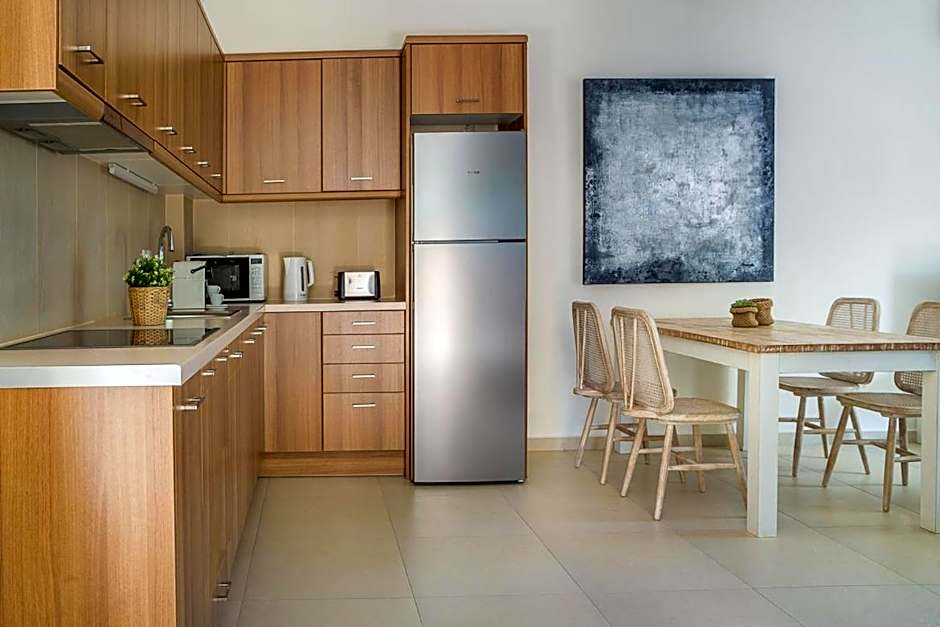 Meliti Waterfront Suites