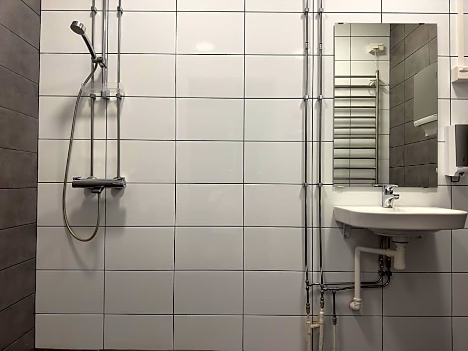 The Rooms Airport - 20Rooms