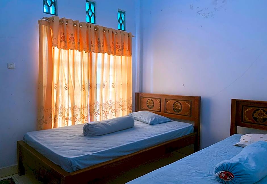 Hotel O Wisma Awal Fajar Syariah Near Mars Gym Bulukumba