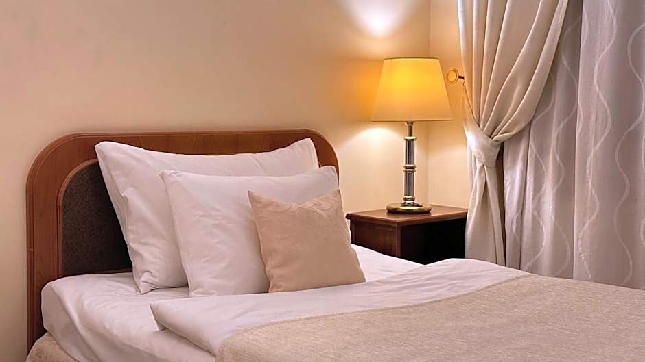 FLEUR DE LIS HOTEL