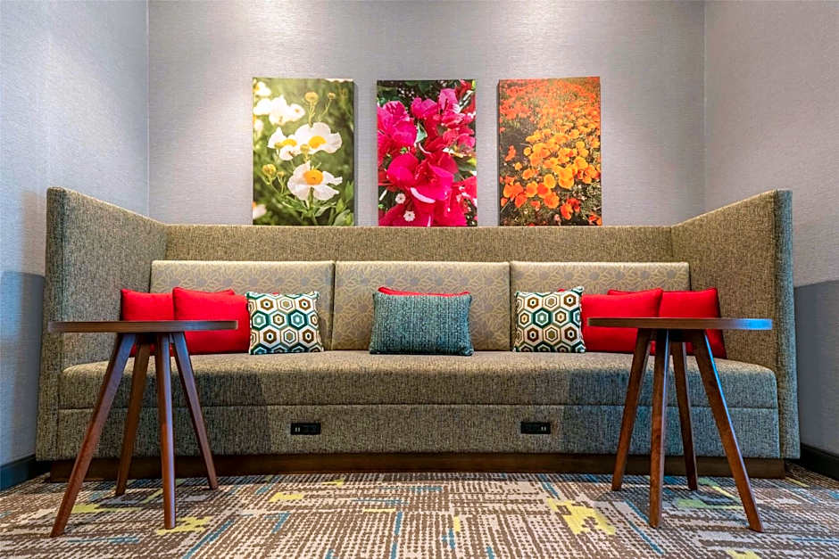 Hampton Inn by Hilton Santa Clarita-Valencia