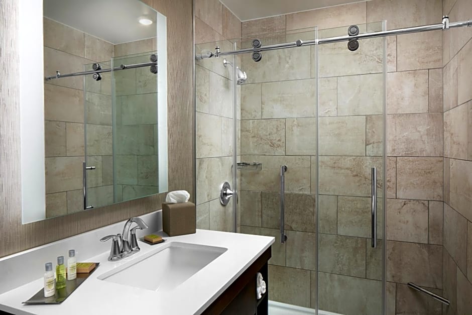 DoubleTree by Hilton Nashua