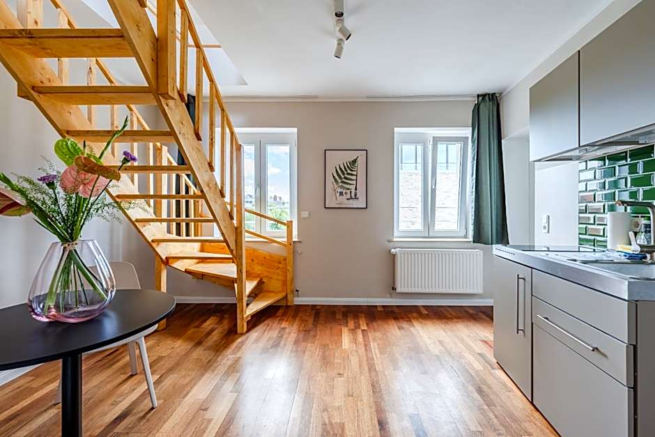 SUITE & APART