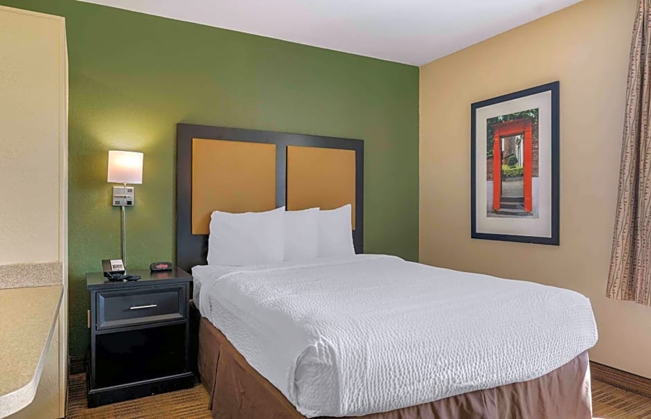 Extended Stay America Suites - Chicago - Gurnee