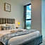 SkyGarden Luxury Condo at The Glen by Live Local