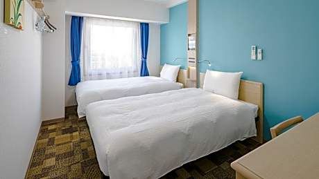 Toyoko Inn Imba Nihon-idai Ekimae