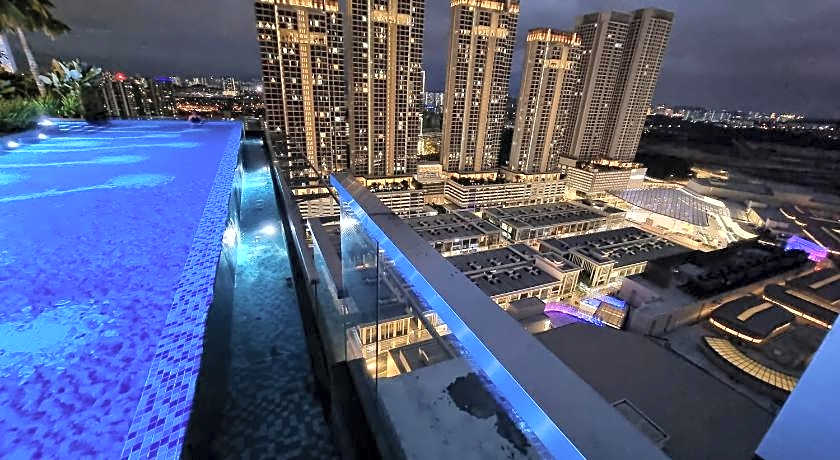 Pavilion 2 Revo l Rooftop Swimming Pool LS15