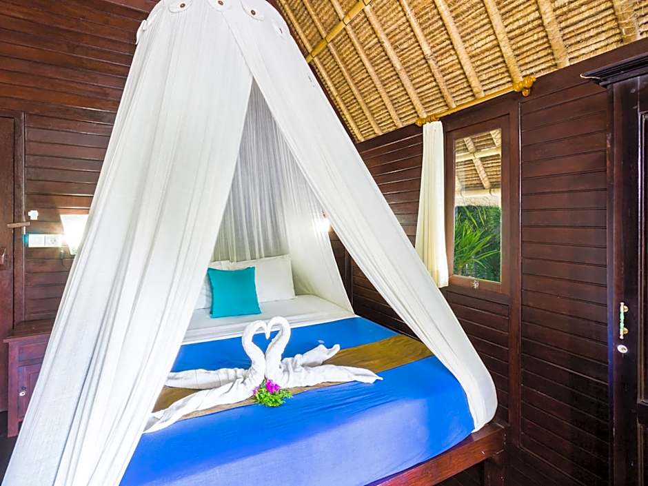 Song Lambung Beach Huts