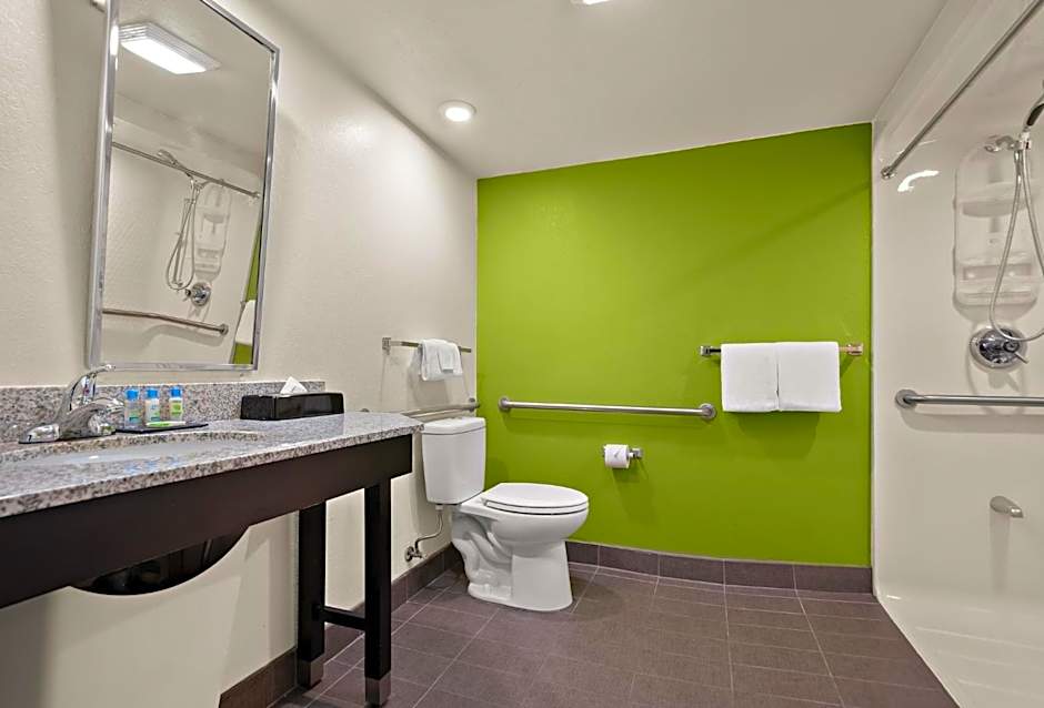 SPOT X Hotel Tampa - Wesley Chapel by The Red Collection