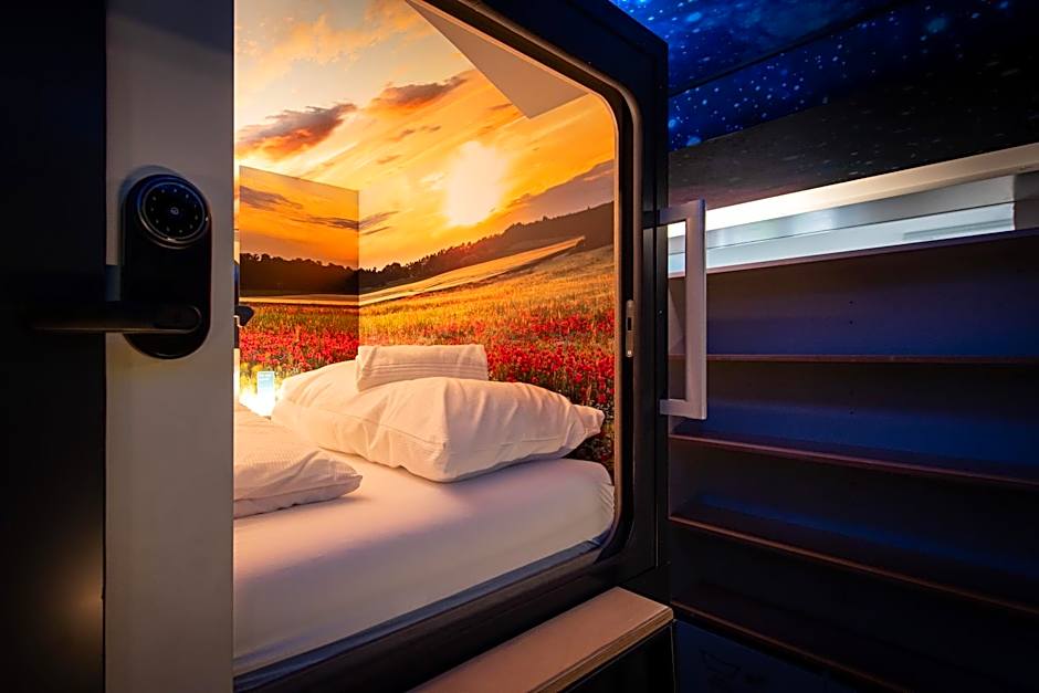 Capsule Hotel - Lucerne TheLAB
