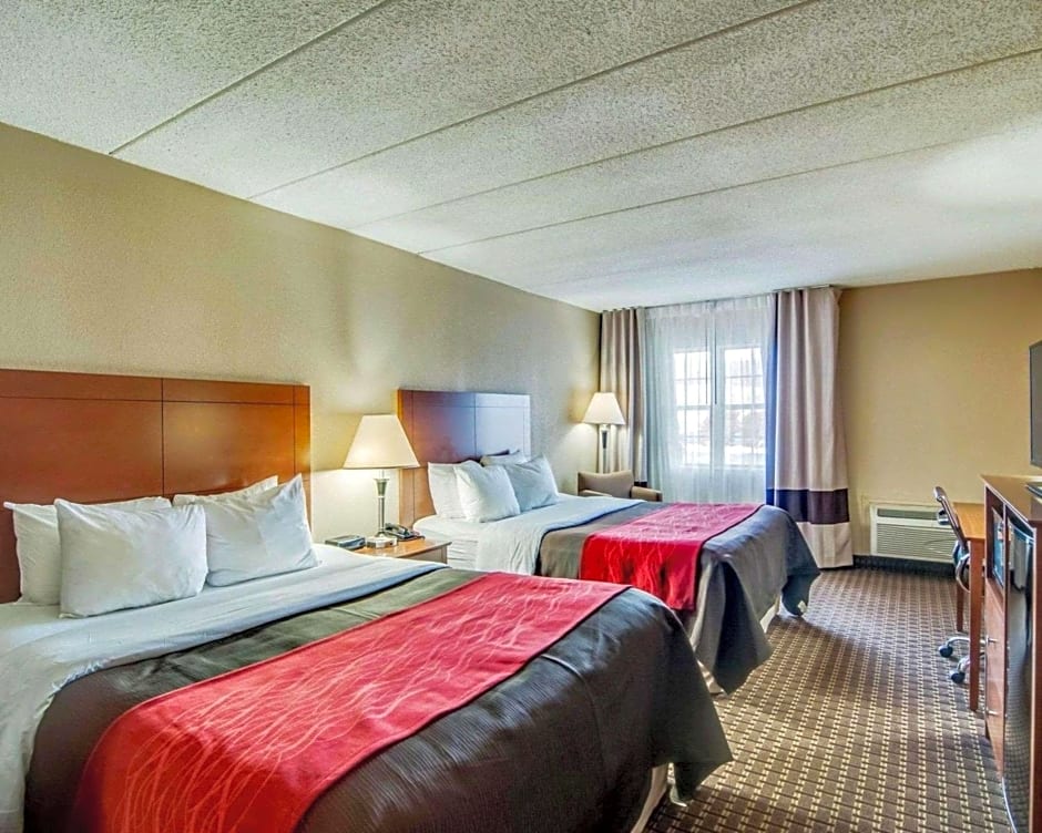 Comfort Inn & Suites Raphine - Lexington near I-81 and I-64