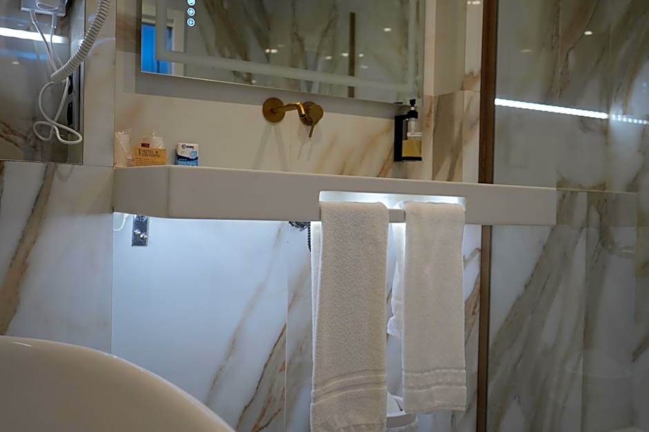 HOTEL DON RAMIRO