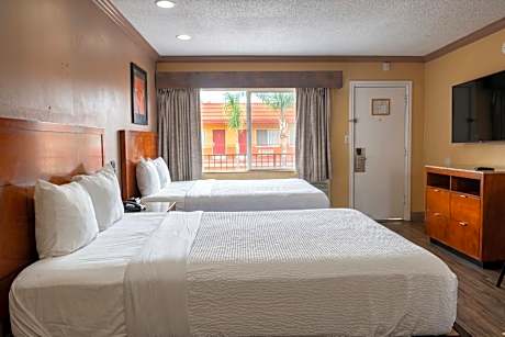 2 Queen Beds
