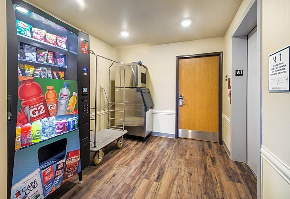 Econo Lodge Burlington I-70