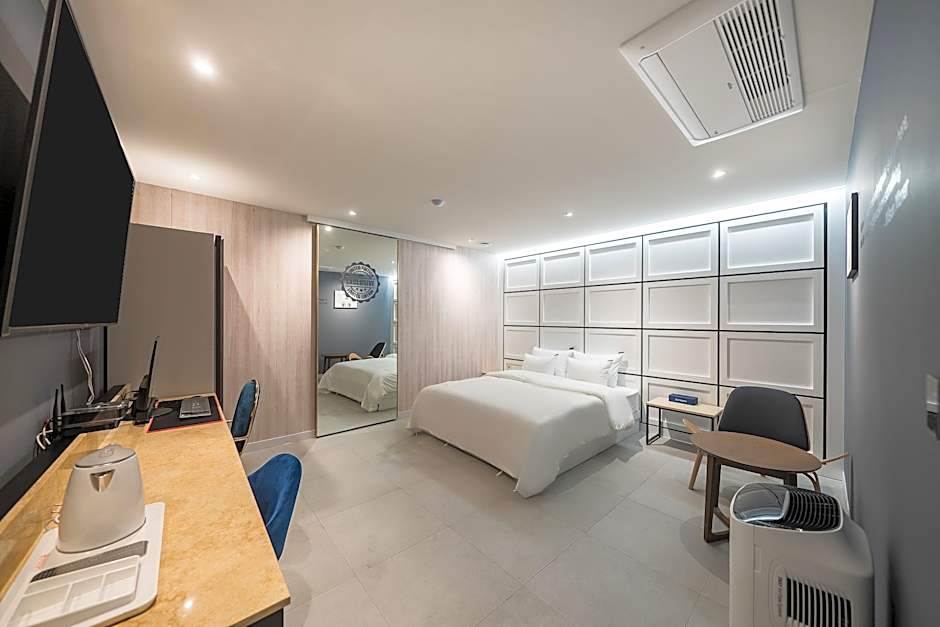 Hotel Millennium