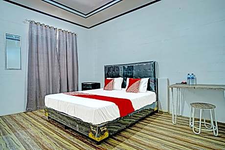 OYO 91562 Hotel & Cafe Angkasa Golat