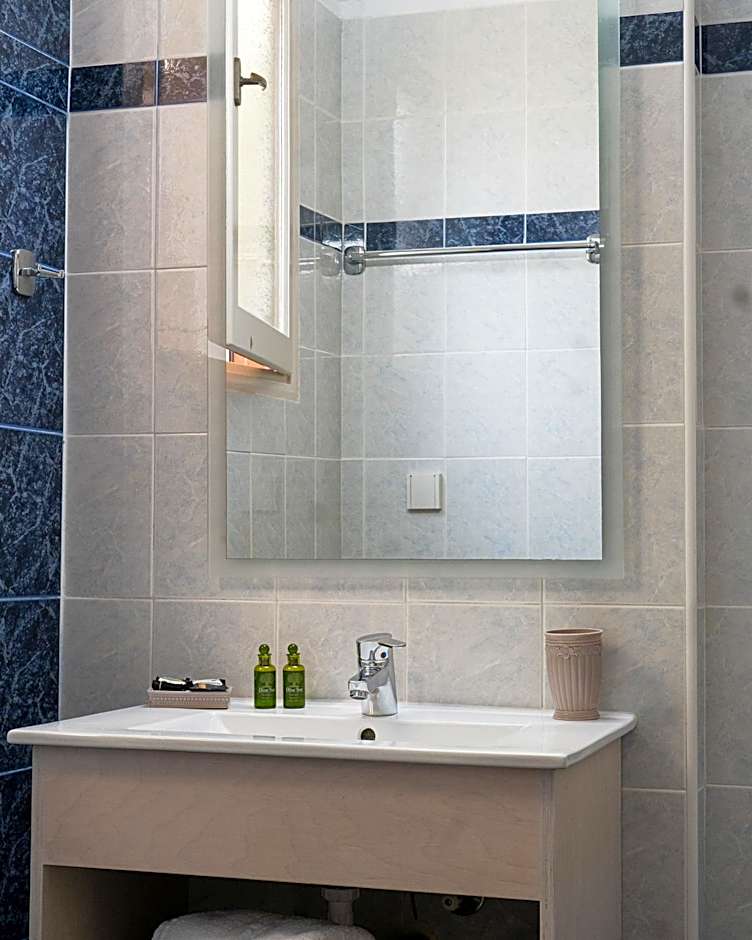 Ilian Beach & Apartments