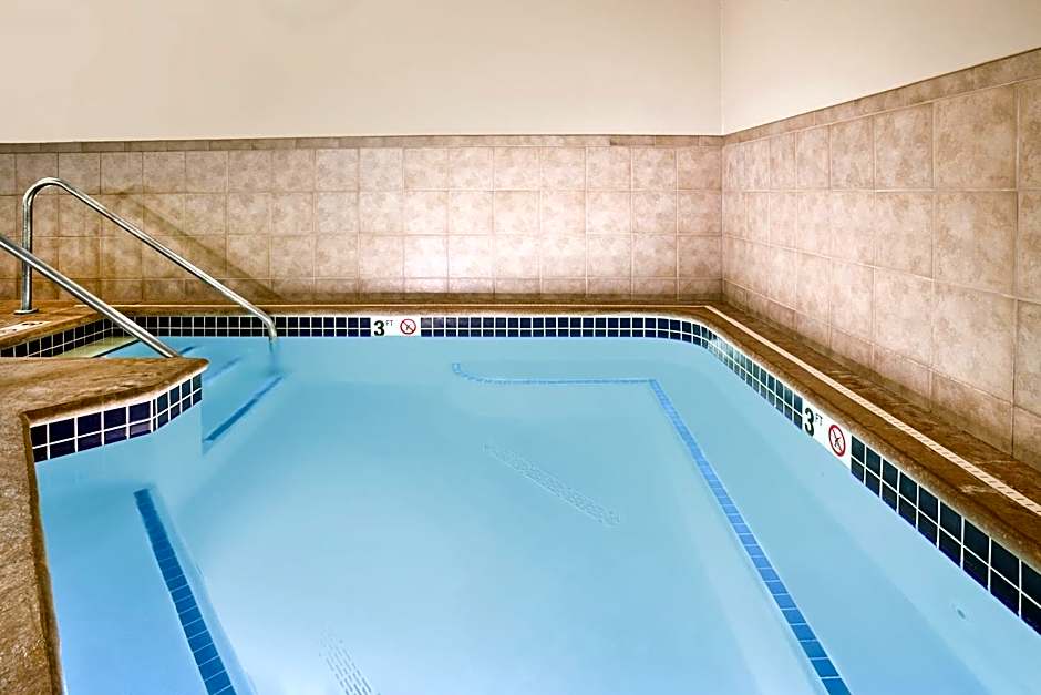 AmericInn by Wyndham Osage