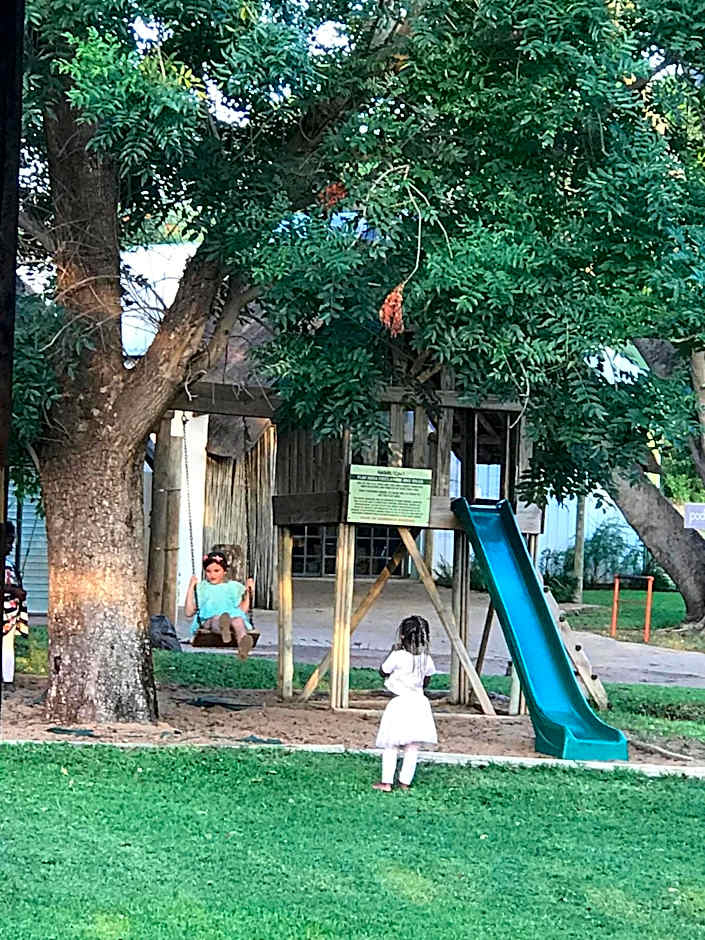 Hamiltons Lodge & Restaurant