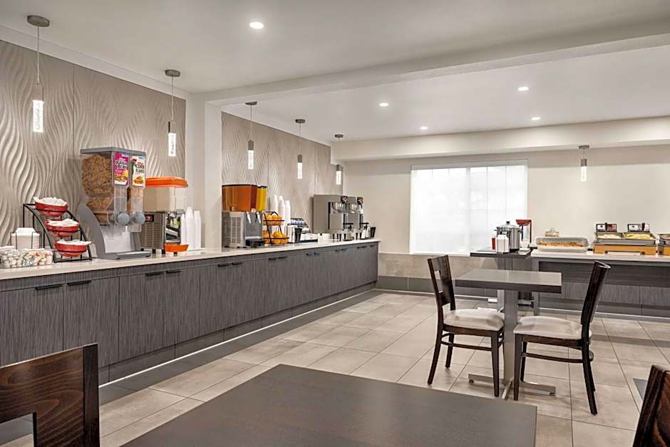 Ramada by Wyndham Anaheim Convention Center