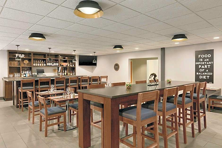 Four Points by Sheraton Raleigh Arena