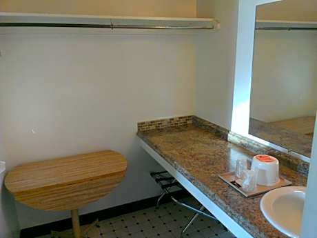 Queen Room with Two Queen Beds - Smoking