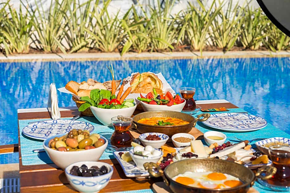 Rhodium Hotel Alacatı