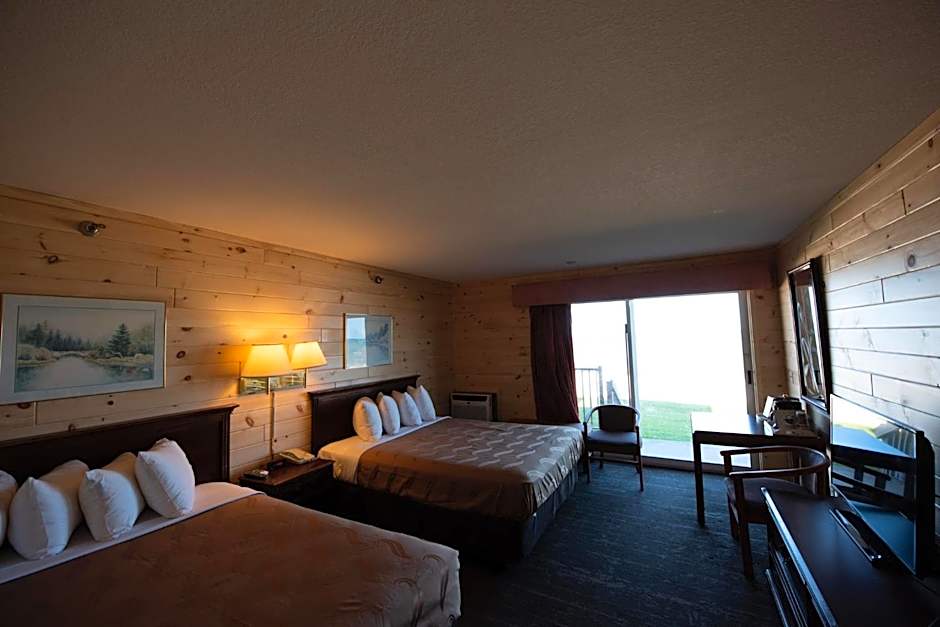 Quality Inn & Suites Mackinaw City Beachfront