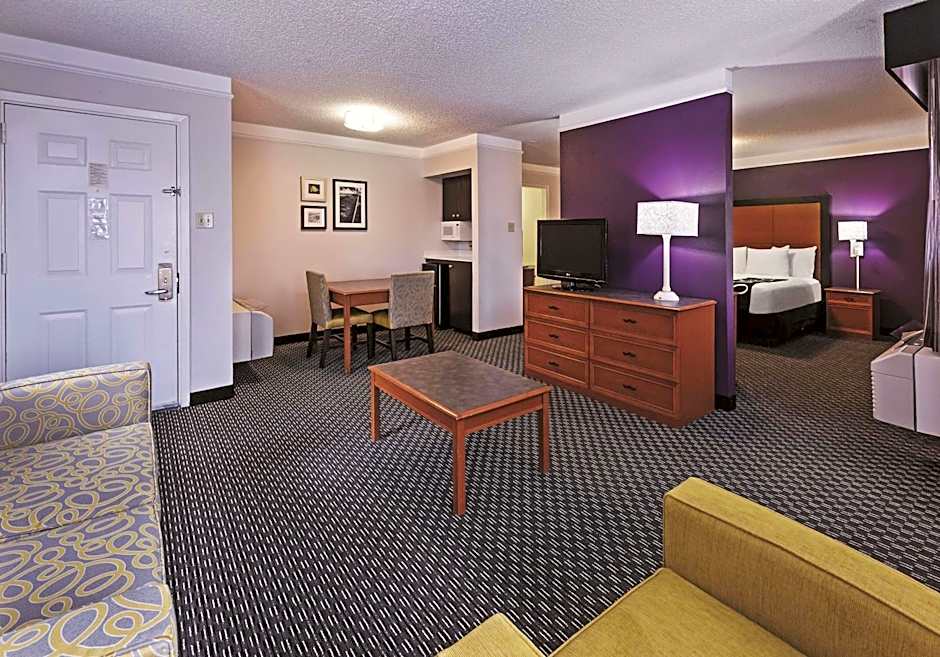 La Quinta Inn & Suites by Wyndham And Conference Center San Angelo