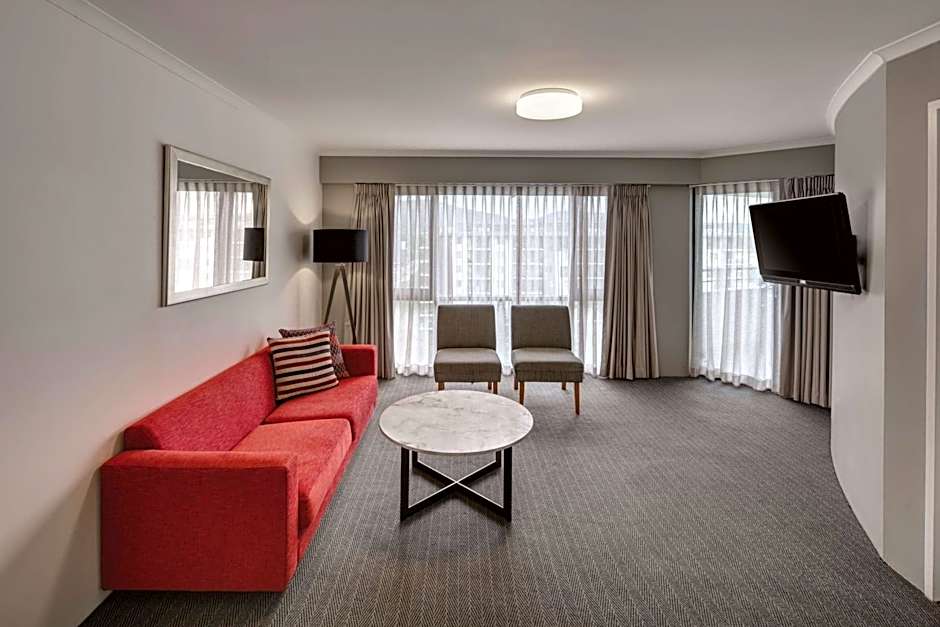 Adina Serviced Apartments Canberra James Court