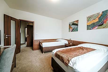 One-Bedroom Suite with Balcony