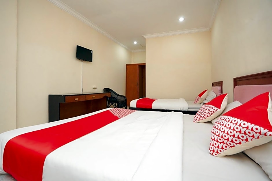 OYO 2003 Female Guest House