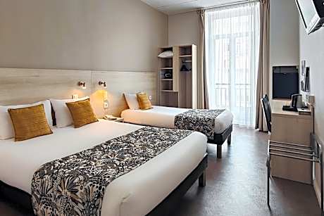 Triple Room ( 1 Double Bed with 1 Single Bed)