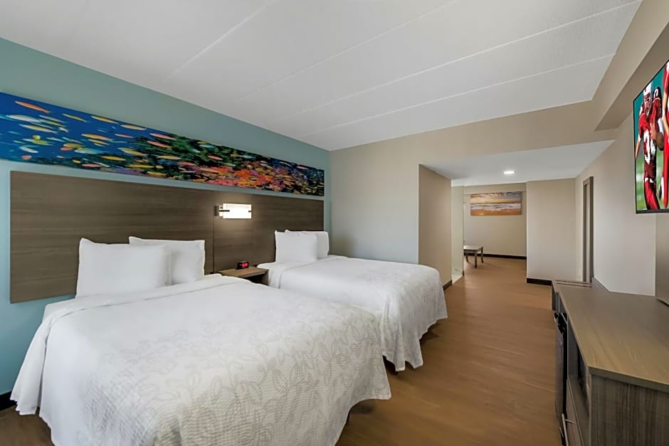Red Roof PLUS & Suites Virginia Beach - Seaside