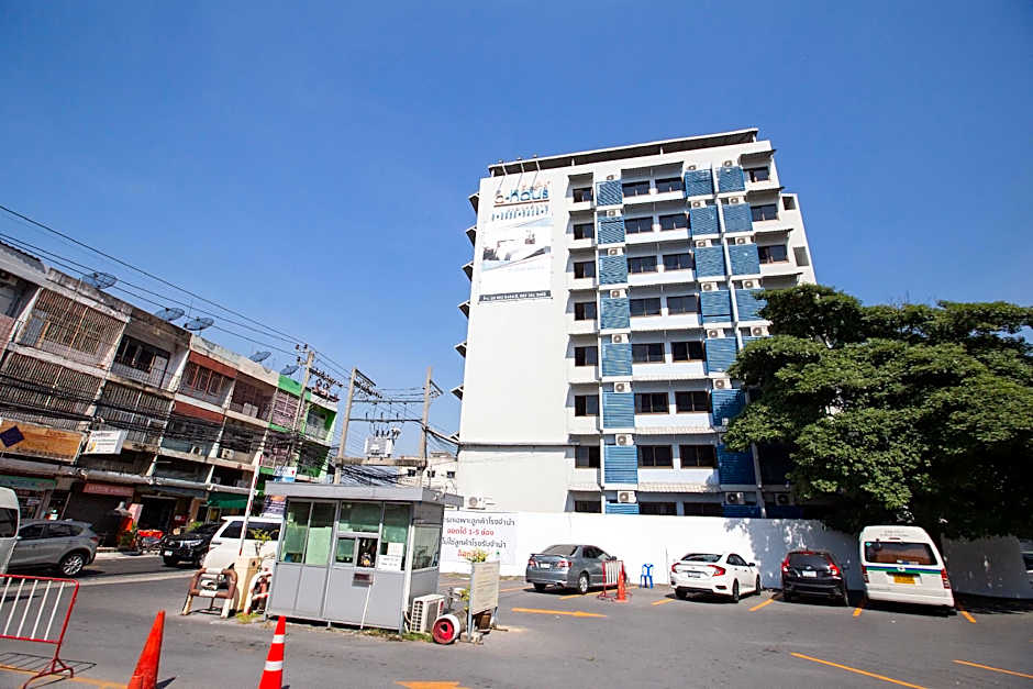 D haus Ngamwongwan Residence