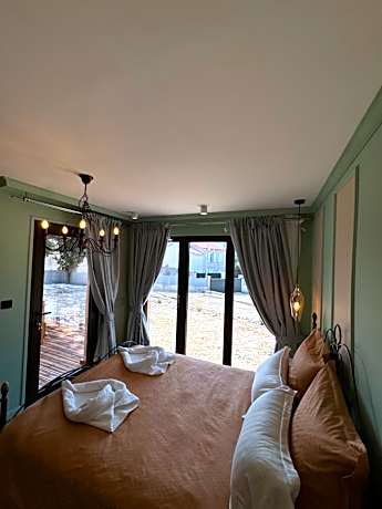 Deluxe Double Room with Shower