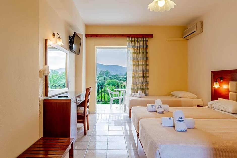 Village Inn Studios & Family Apartments