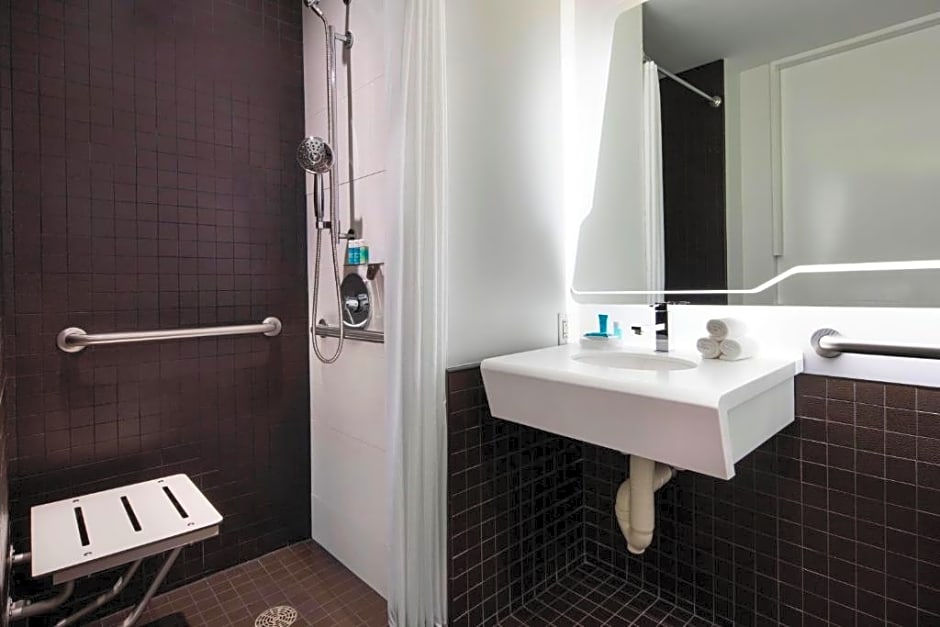 The Washington Hotel by LuxUrban