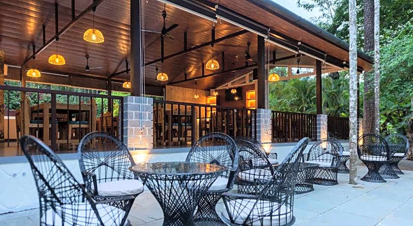 Shanthi Kunnj Riverside Exotica