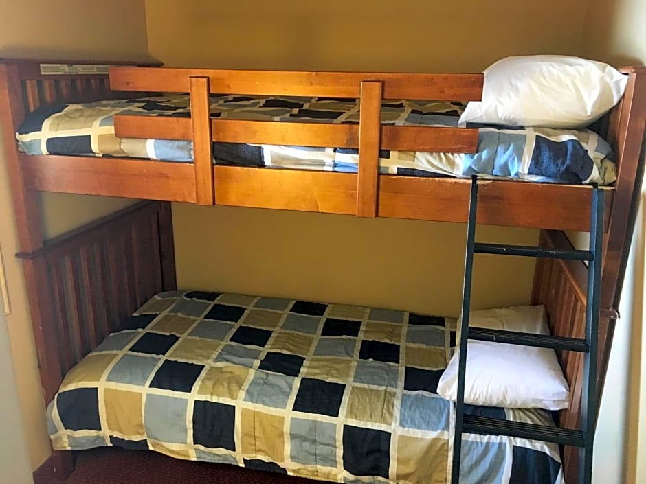 Photo 1 of 3 of 1 Queen Bed and 1 Bunk Bed Suite, Non-Smoking