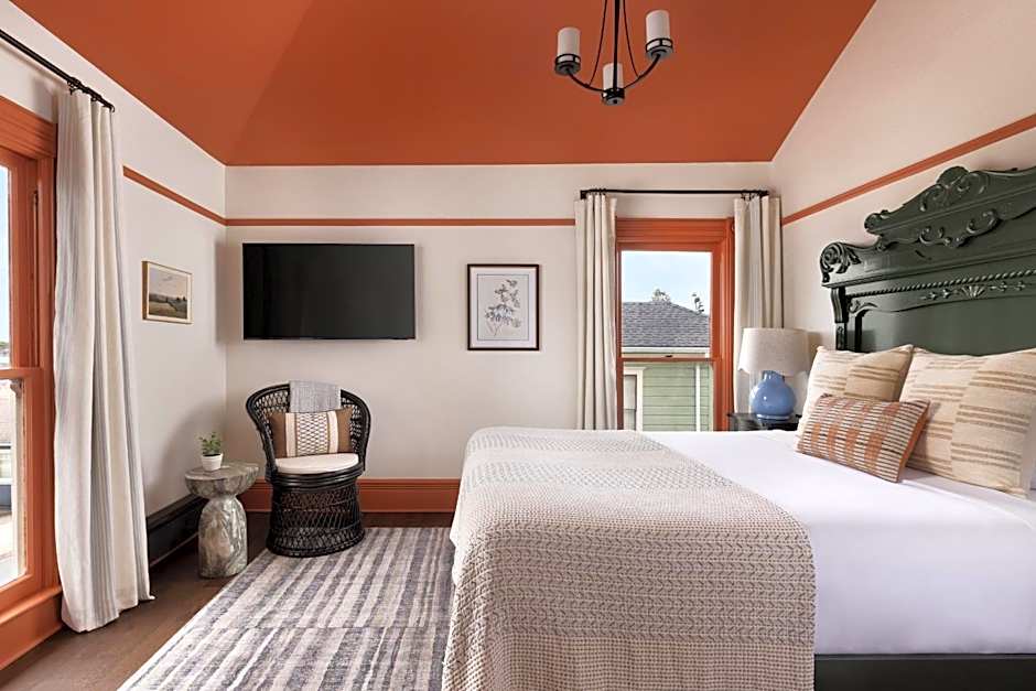 Centrella Hotel, a Kirkwood Collection Hotel