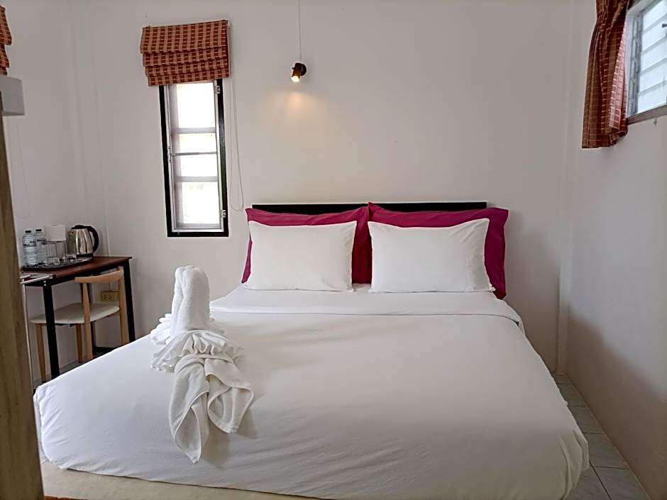 Khaolak Banana Bungalow