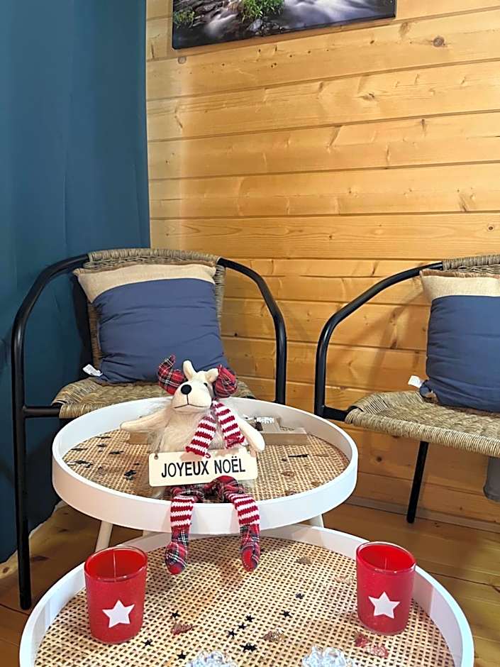 Les Chalets de Marie 974- Jacuzzi SPA privatif dans le chalet , sans vis à vis , vue mer