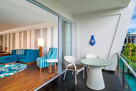 Avant Garde Suite, 2 Bedroom Suite, Lagoon view, Balcony