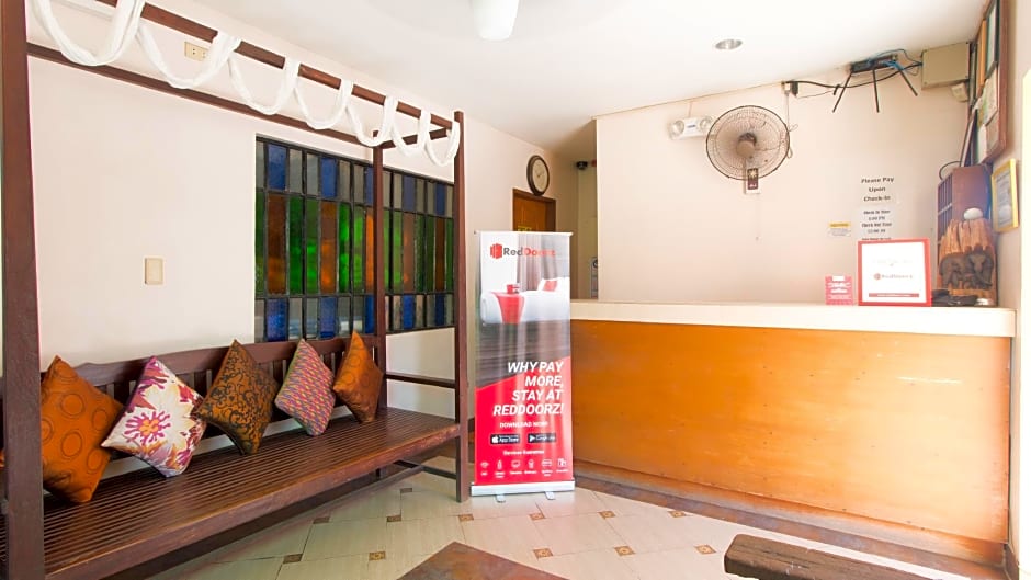 RedDoorz @ Teofila Lodge