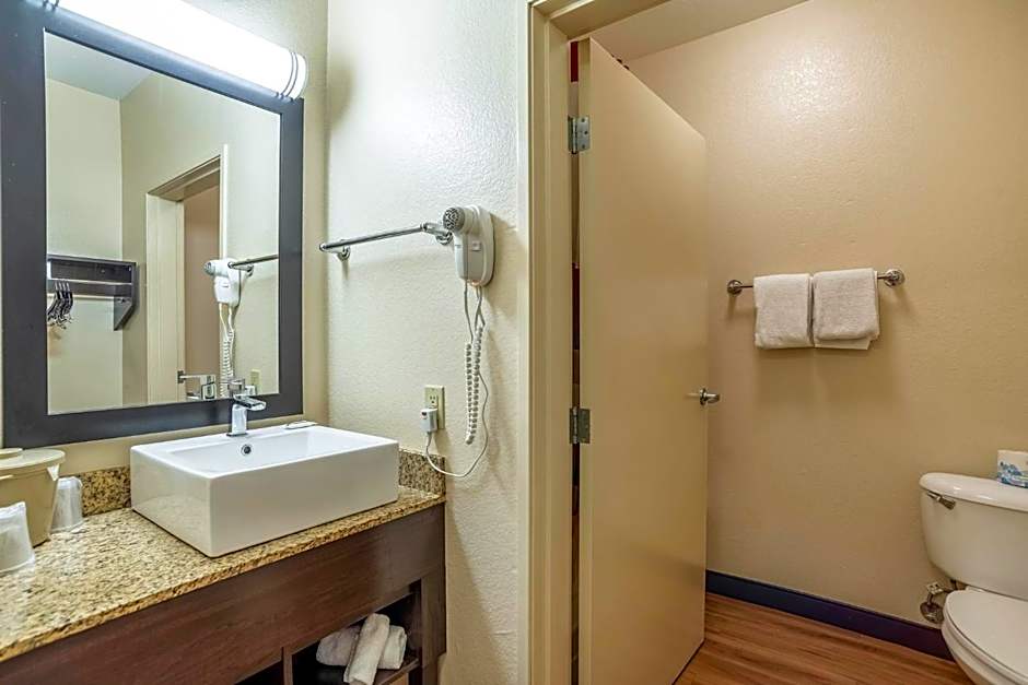 Red Roof PLUS+ Tempe - Phoenix Airport