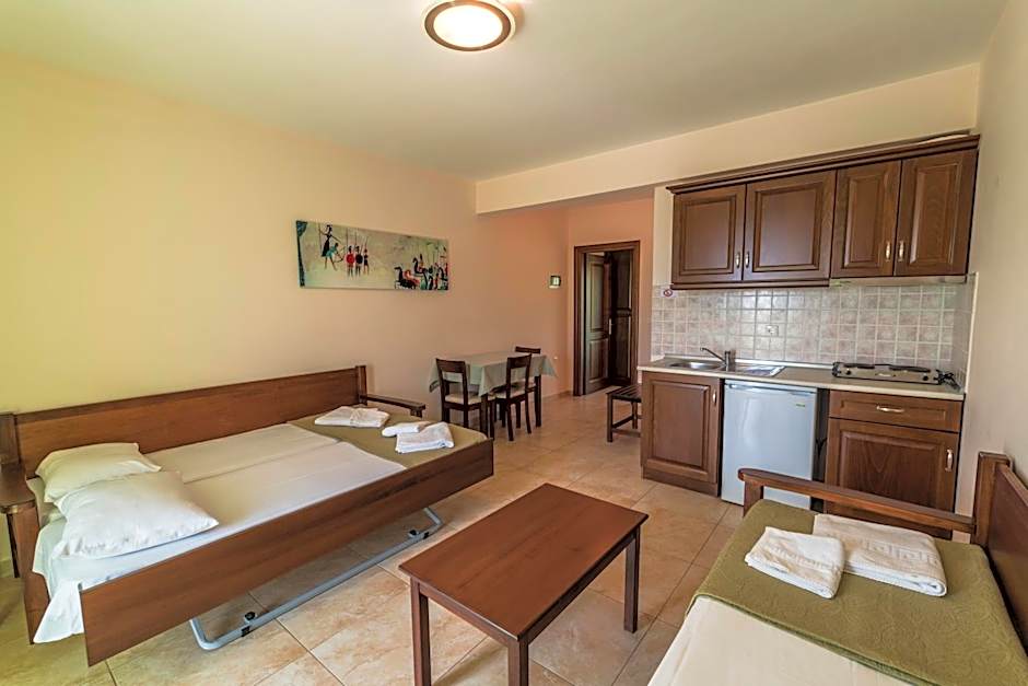 Zeus Apartments