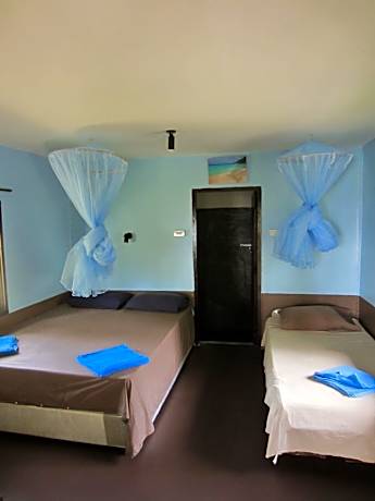 Basic Triple Room With Fan