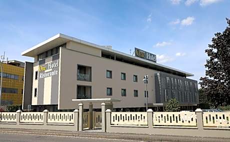 One Hotel & Restaurant