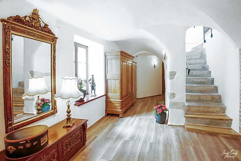 Hiša Linhart, Hotel & Restaurant